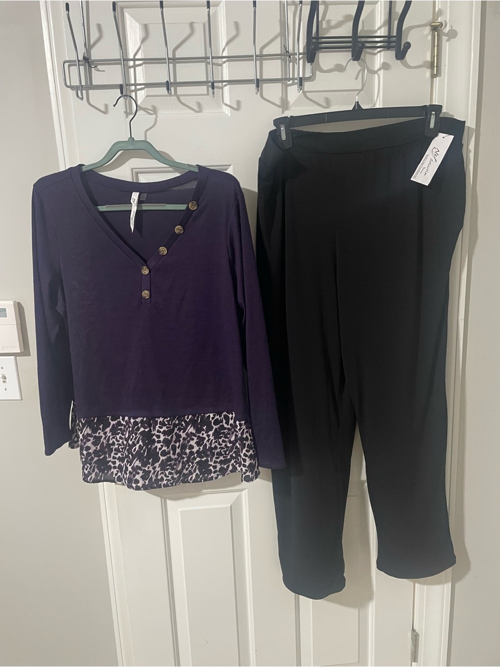Women's Black Pull-On Pants 1x ny collection set